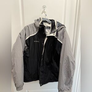 Columbia Men's Black and Gray Performance Jacket